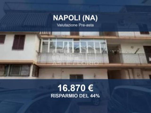 Locale Commerciale in vendita a Municipalità 7, San Pietro A Patierno