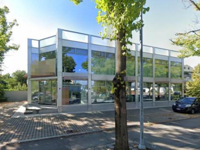 Locale Commerciale in vendita a Unione di Comuni della Romagna Forlivese, Quattro