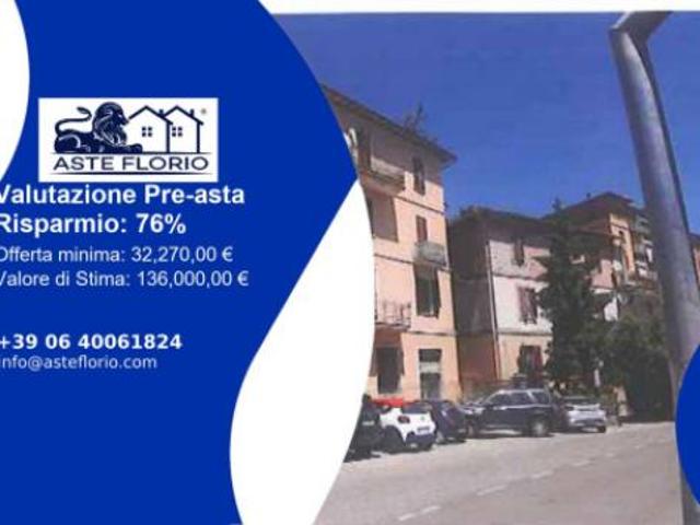 Locale Commerciale in vendita a Sant'Erminio, Cenerente