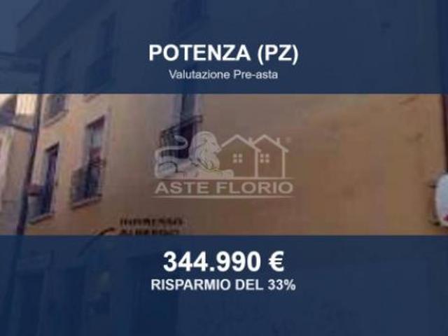 Locale Commerciale in vendita a Potenza, Basilicata