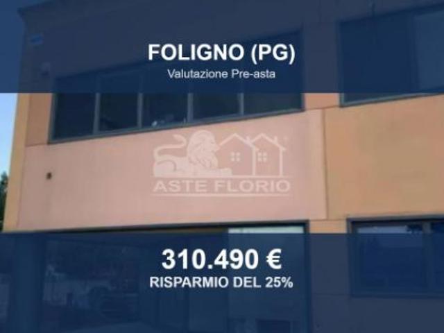 Capannone in vendita a Zona Industriale Paciana, Foligno