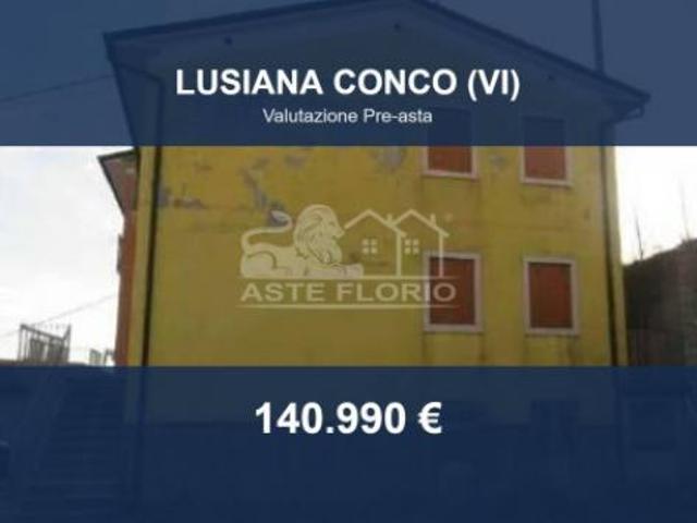 Villa Indipendente in vendita a Lusiana Conco, Veneto