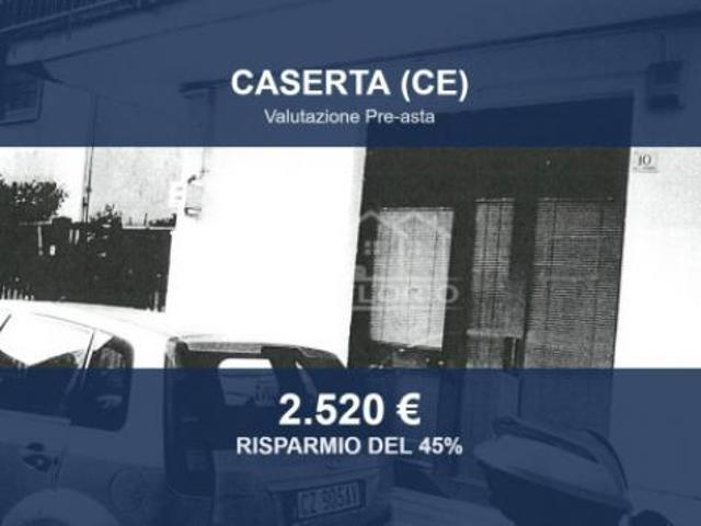 Capannone in vendita a Caserta, Campania
