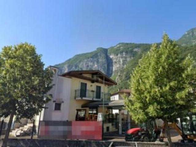 Locale Commerciale in vendita a Comunità Rotaliana-Königsberg, Mezzolombardo