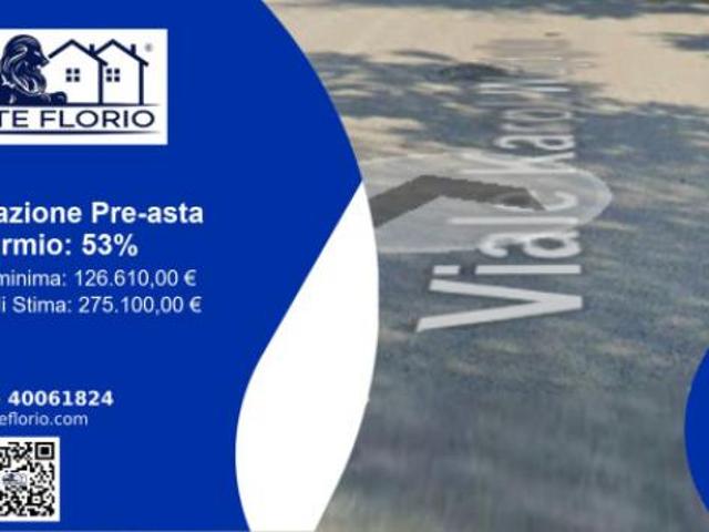 Locale Commerciale in vendita a Crespina Lorenzana, Toscana