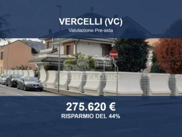 Villa Indipendente in vendita a Porta Casale, Vercelli