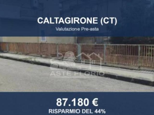 Capannone in vendita a Caltagirone, Catania