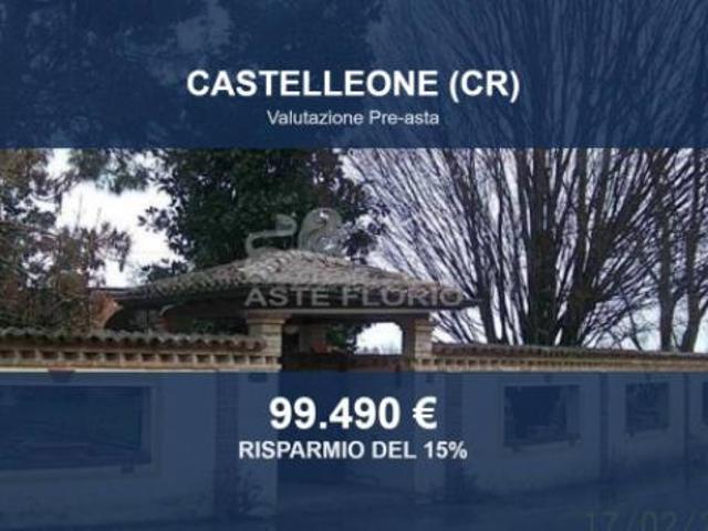 Villa Indipendente in vendita a Castelleone, Lombardia