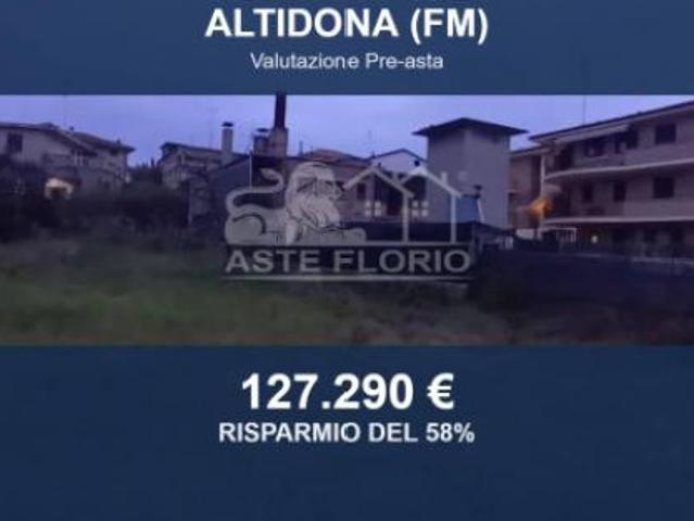 Locale Commerciale in vendita a Marina di Altidona, Altidona