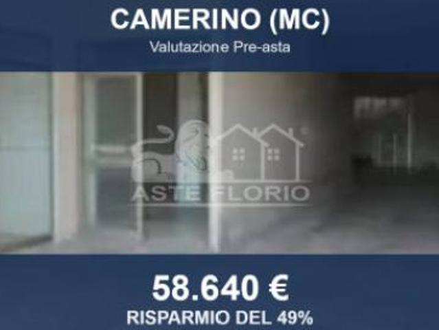 Capannone in vendita a Camerino, Macerata