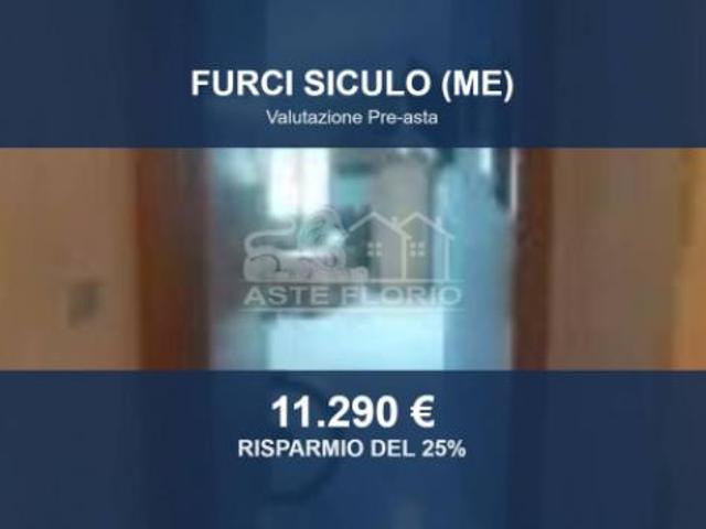 Capannone in vendita a Grotte, Furci Siculo