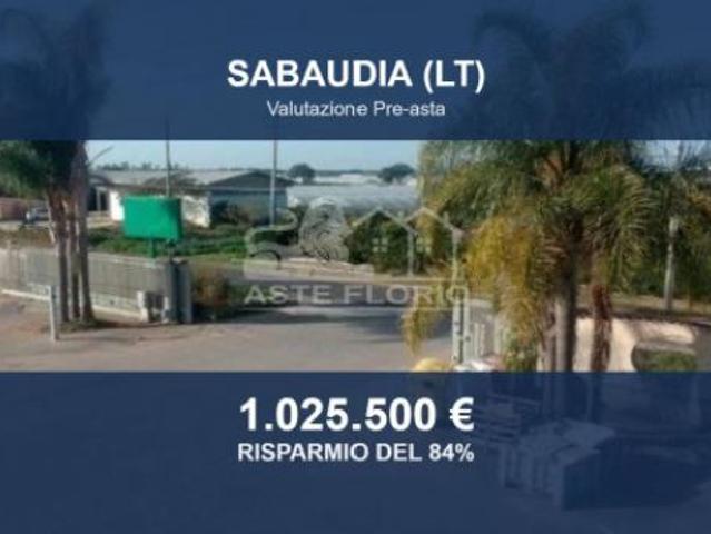 Locale Commerciale in vendita a Sabaudia, Lazio