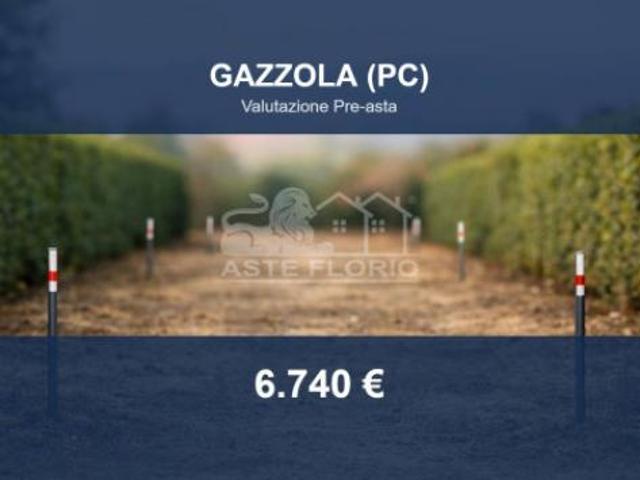 Terreno in vendita a Gazzola, Piacenza