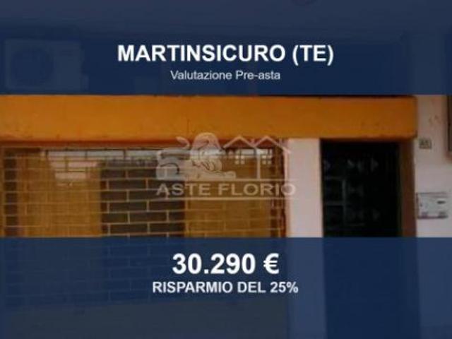 Locale Commerciale in vendita a Unione dei Comuni della Val Vibrata, Martinsicuro