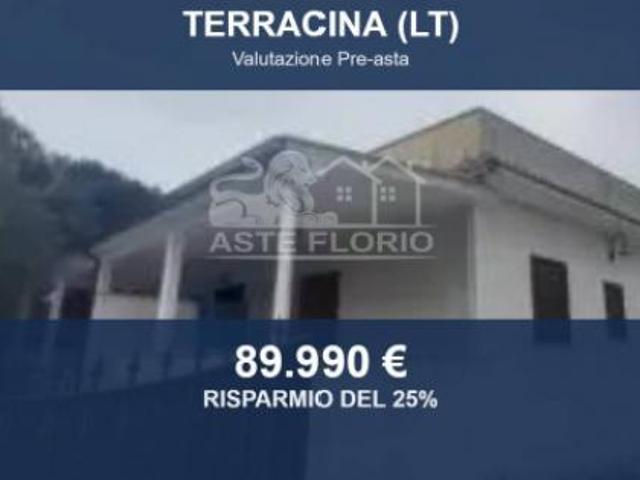 Villa Indipendente in vendita a Terracina, Lazio