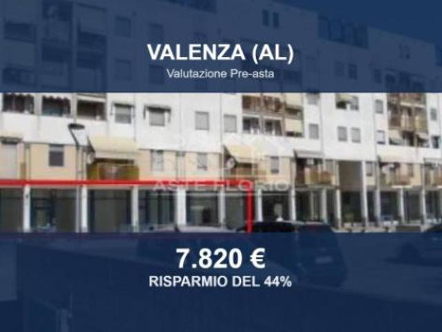 Locale Commerciale in vendita a Piemonte, Alessandria