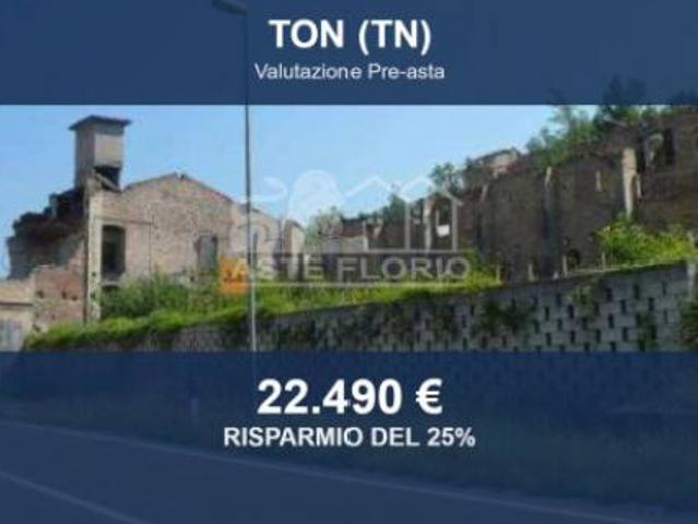 Capannone in vendita a Comunità della Val di Non, Ton