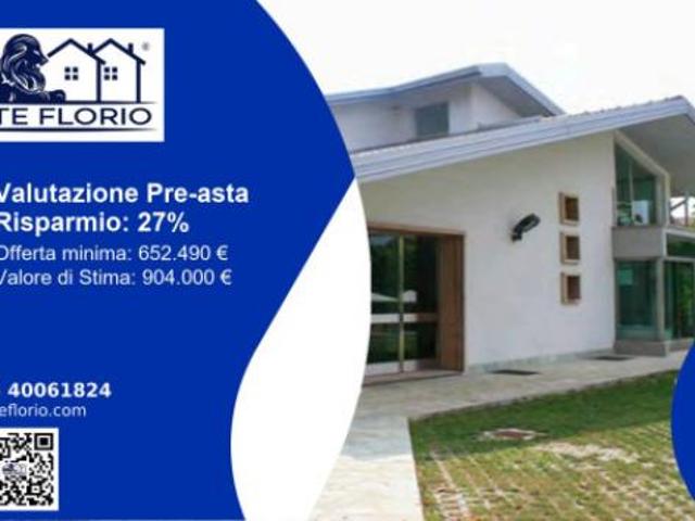 Villa Indipendente in vendita a Corbetta, Lombardia