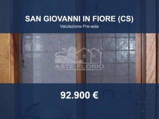 Locale Commerciale in vendita a Calabria, Cosenza