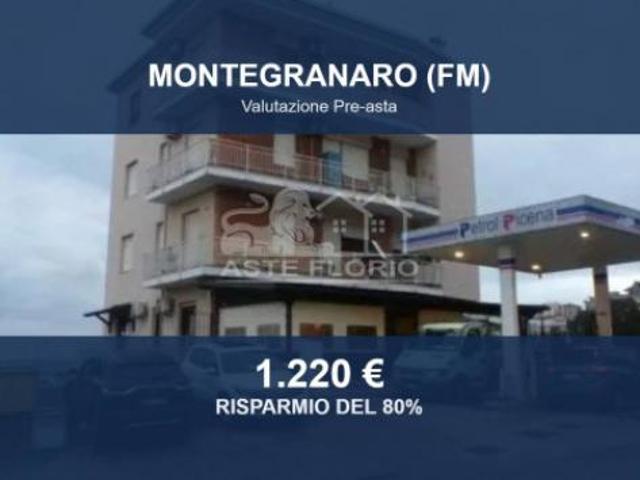 Locale Commerciale in vendita a Marche, Fermo