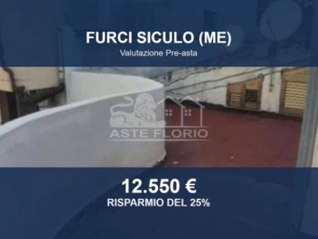 Capannone in vendita a Grotte, Furci Siculo