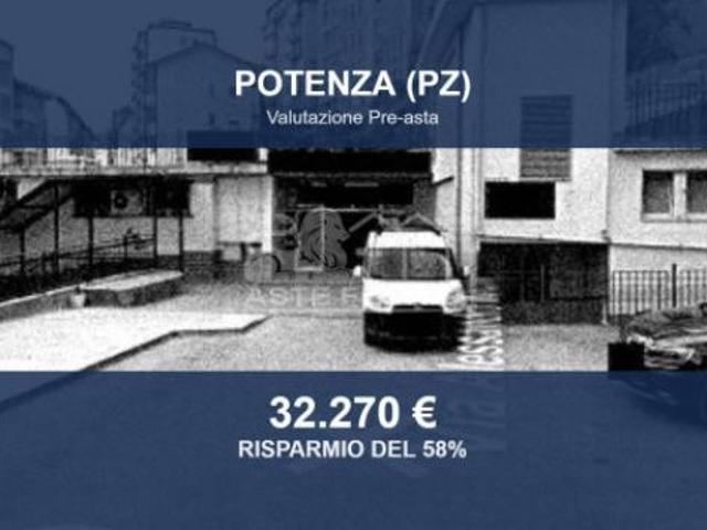 Locale Commerciale in vendita a Potenza, Basilicata