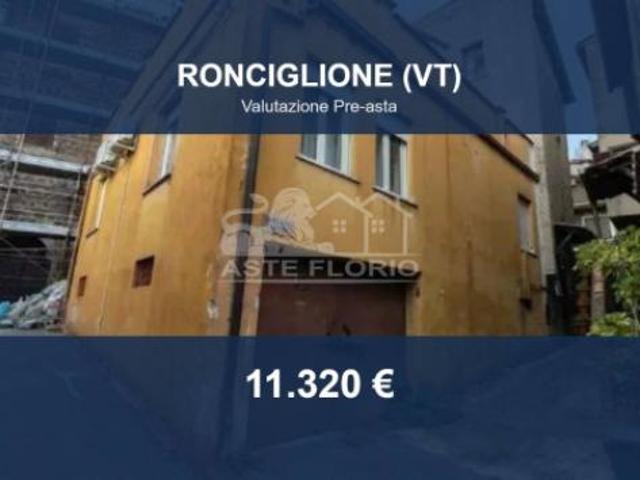 Capannone in vendita a Ronciglione, Lazio