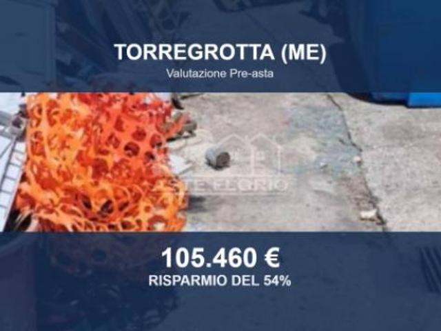 Capannone in vendita a Torregrotta, Messina