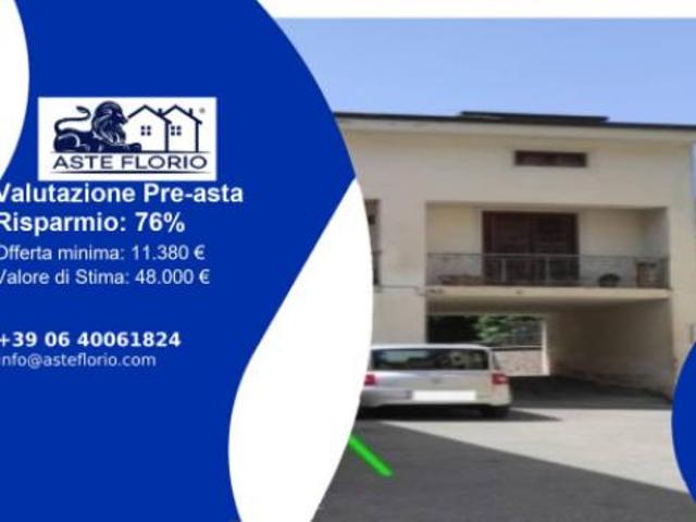 Locale Commerciale in vendita a Solofra, Campania
