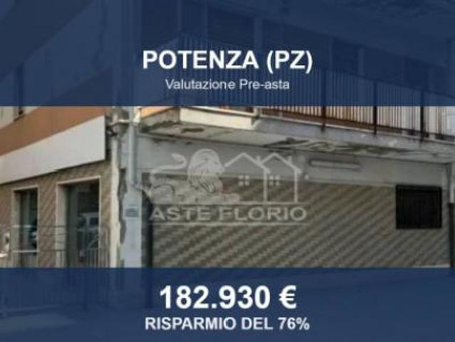 Locale Commerciale in vendita a Potenza, Basilicata