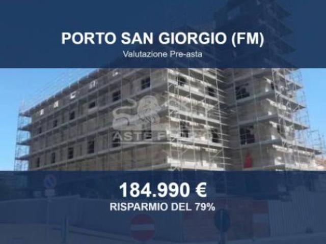Locale Commerciale in vendita a Marche, Fermo