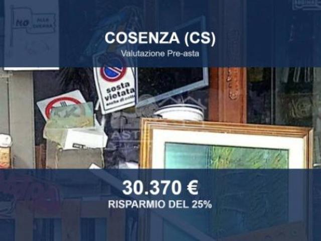 Locale Commerciale in vendita a Calabria, Cosenza