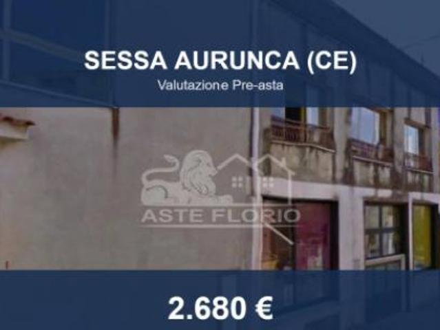 Capannone in vendita a Sessa Aurunca, Campania