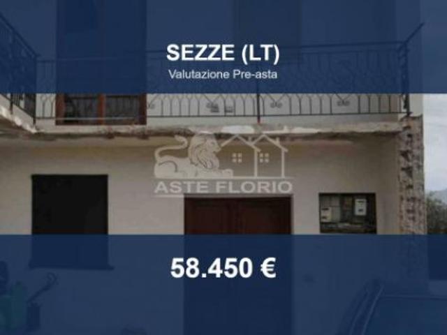 Locale Commerciale in vendita a Sezze, Lazio