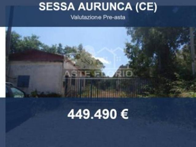 Capannone in vendita a Sessa Aurunca, Caserta