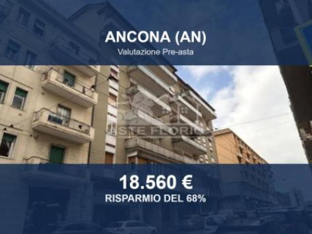 Capannone in vendita a Piano San Lazzaro, Marche