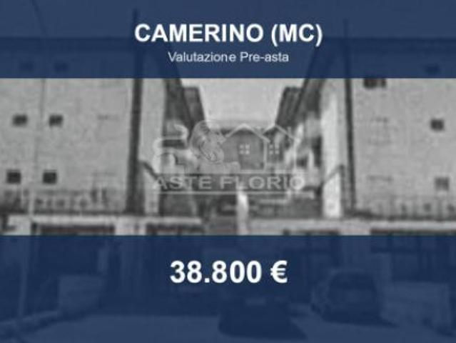 Locale Commerciale in vendita a Marche, Macerata