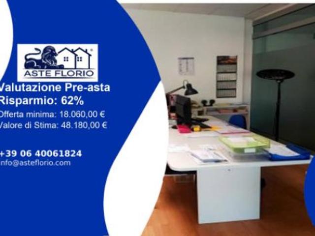 Ufficio in vendita a Marche, Macerata