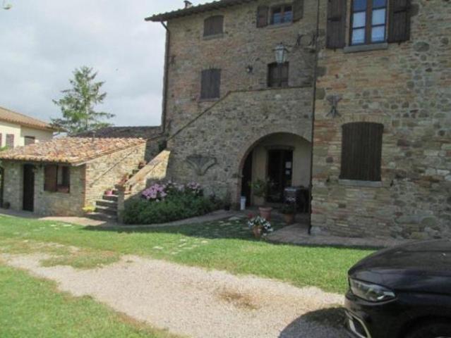 Locale Commerciale in vendita a Montone, Umbria