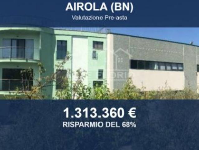 Capannone in vendita a Airola, Campania