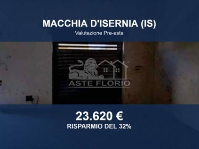 Locale Commerciale in vendita a Macchia D'isernia, Molise