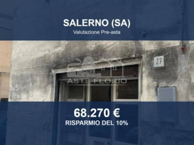 Capannone in vendita a Salerno, Campania