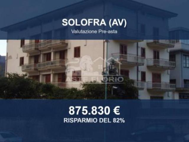 Capannone in vendita a Solofra, Campania