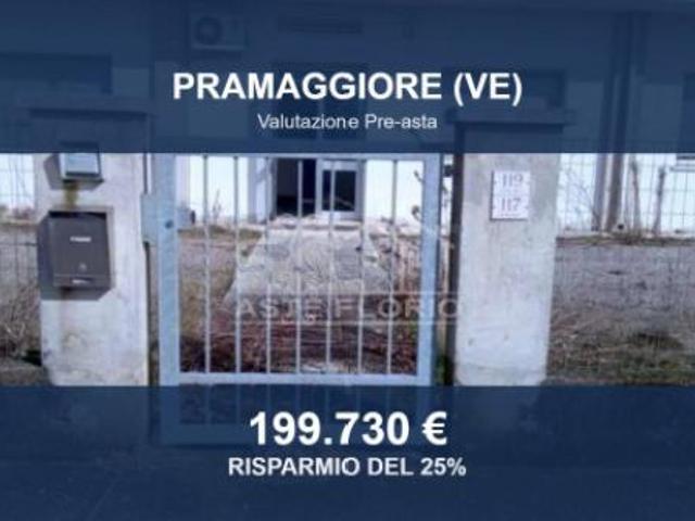 Locale Commerciale in vendita a Pramaggiore, Veneto
