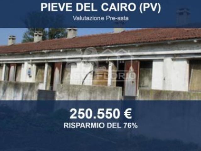 Capannone in vendita a Pieve Del Cairo, Lombardia