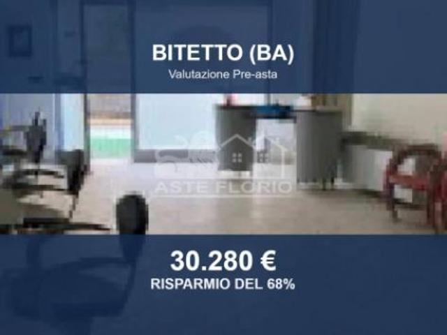Locale Commerciale in vendita a Puglia, Bari
