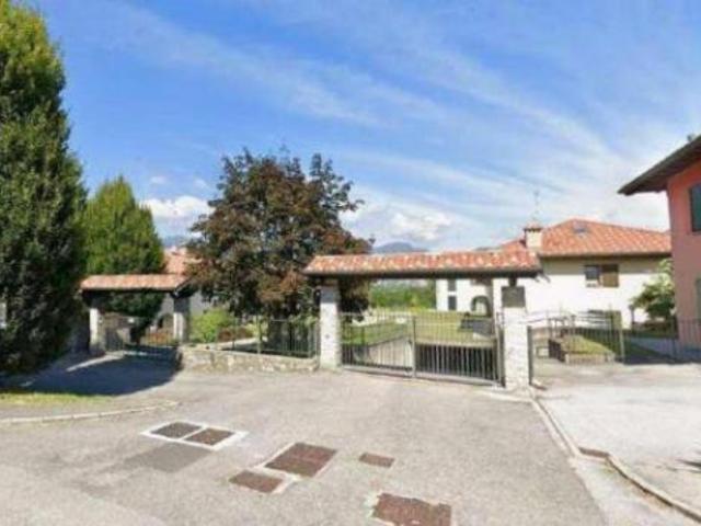 Box in vendita a Mojana, Merone