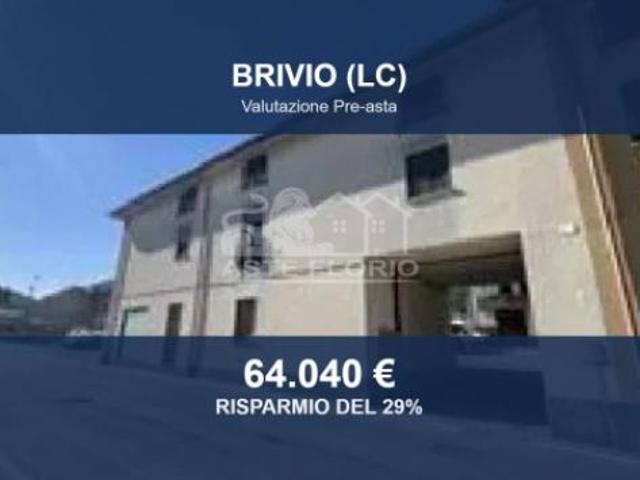 Locale Commerciale in vendita a Beverate, Brivio