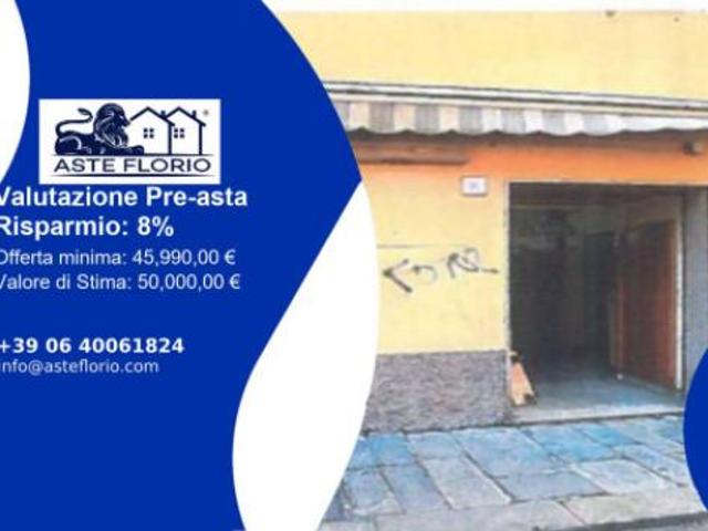 Locale Commerciale in vendita a Centro Est, Serra Riccò