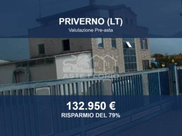 Capannone in vendita a Priverno, Lazio